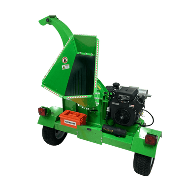 Green Yard Beast wood chipper 
4521 on a transparent background mouth view